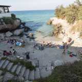 ...raggiungibili attraverso delle scalette